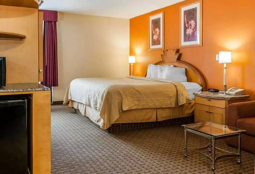 فندق Quality Inn & Suites Shelbyville I 74