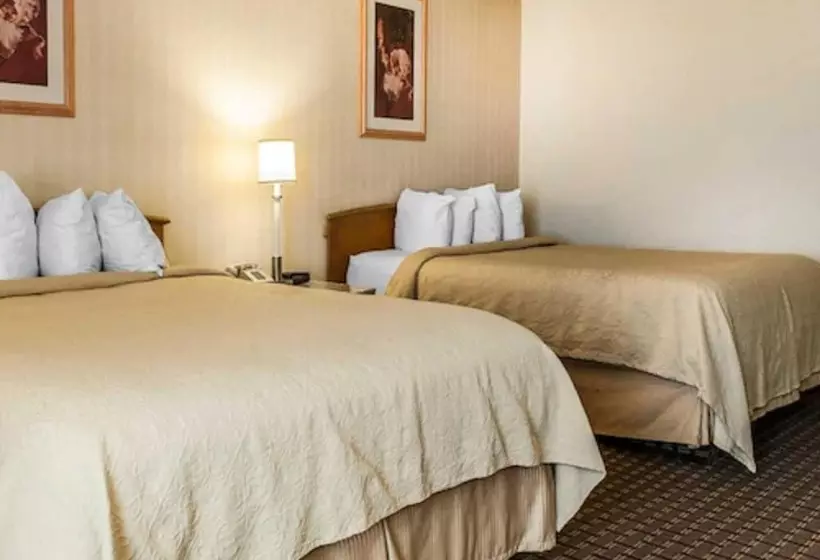 فندق Quality Inn & Suites Shelbyville I 74