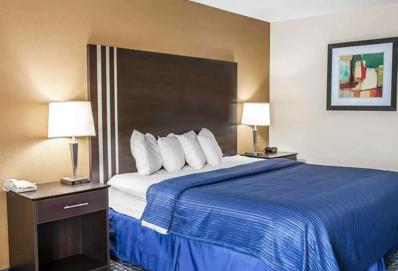 Отель Quality Inn Terre Haute University Area