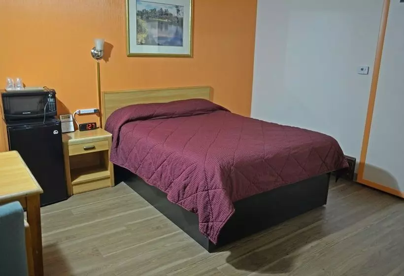 Мотель Budget Host Inn Iron Mountain