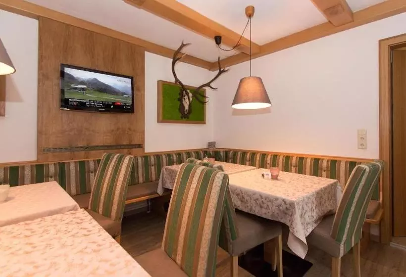 ホテル Garni Försterheim