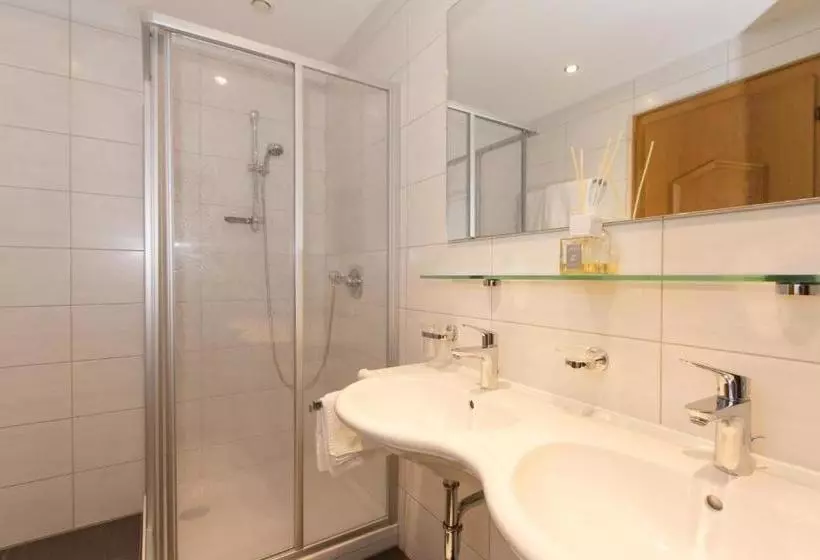 ホテル Garni Försterheim