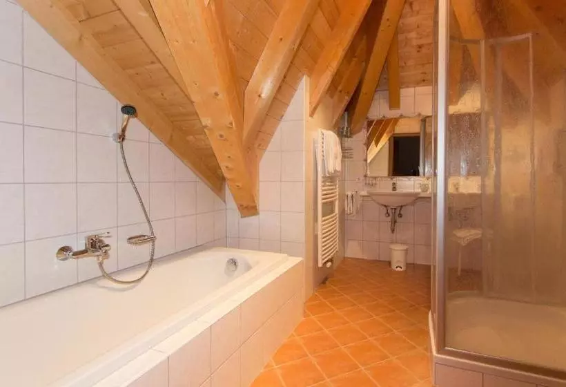 ホテル Garni Försterheim