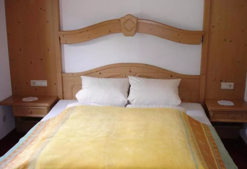 ホテル Garni Försterheim