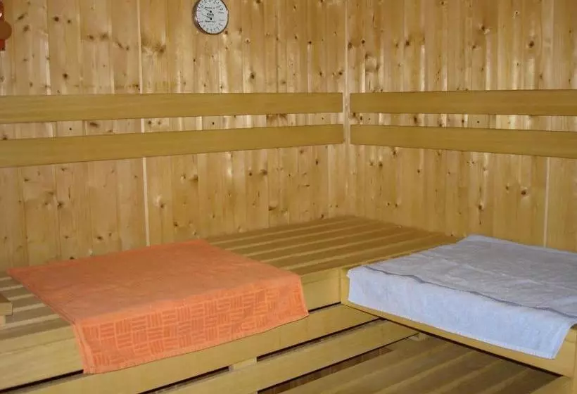 ホテル Garni Försterheim