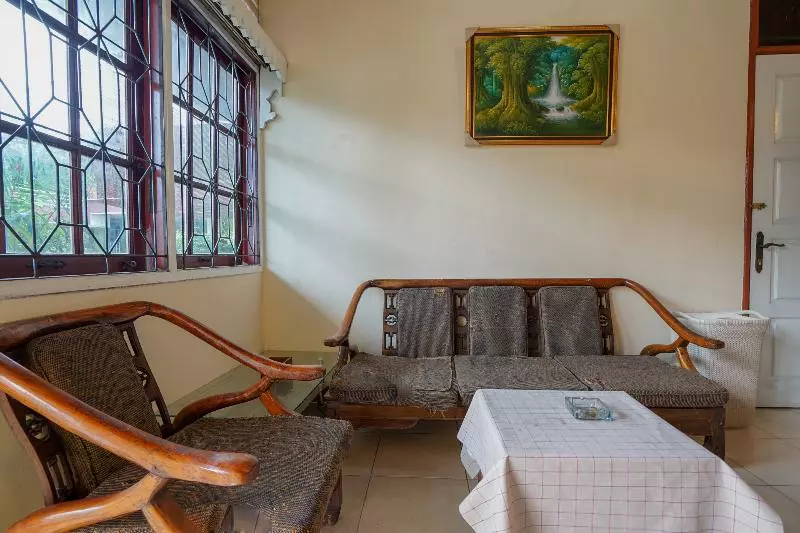 Hotel Oyo 2177 Trikora Indah Residence