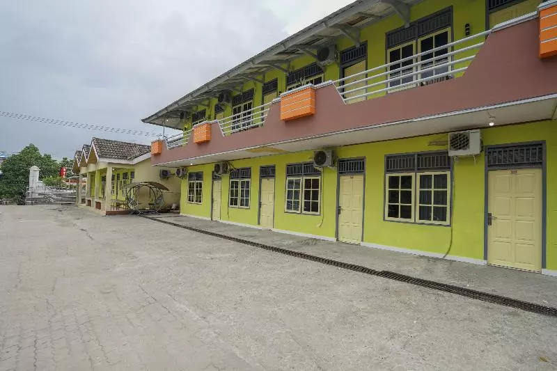 Hotel Oyo 2177 Trikora Indah Residence