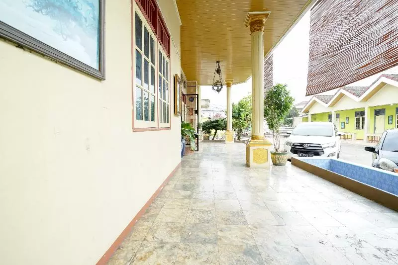 Hotel Oyo 2177 Trikora Indah Residence