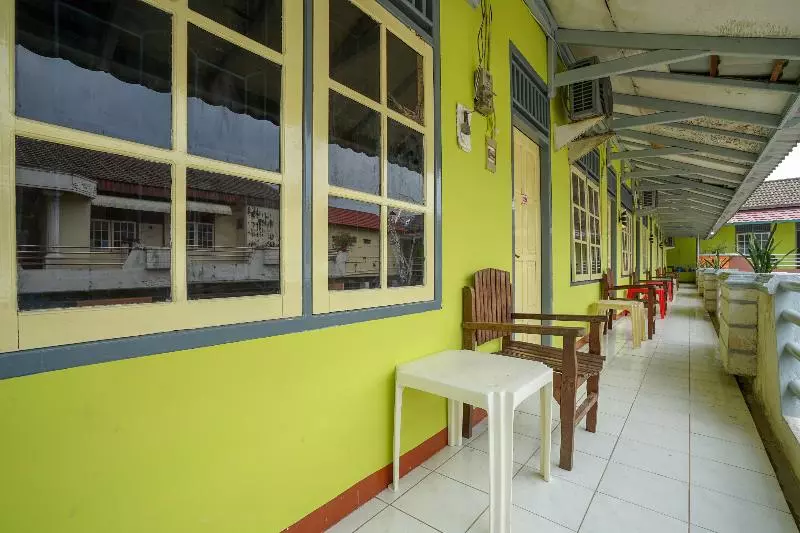 Hotel Oyo 2177 Trikora Indah Residence
