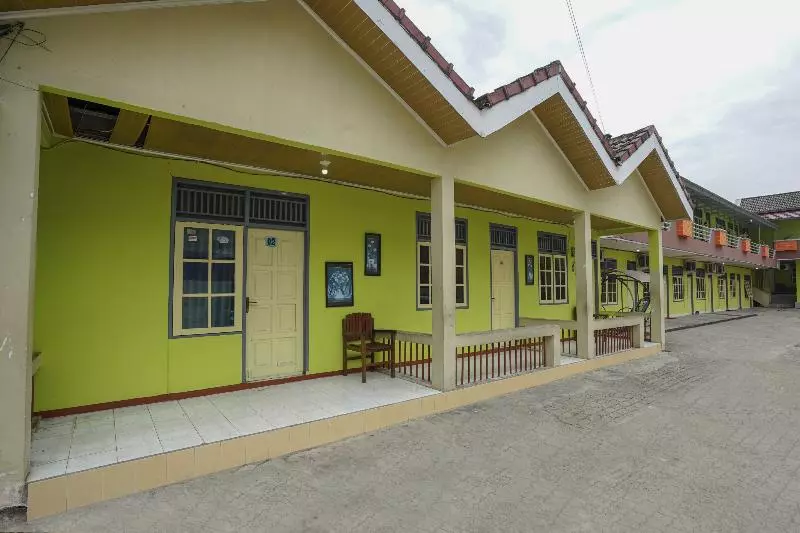 Hotel Oyo 2177 Trikora Indah Residence