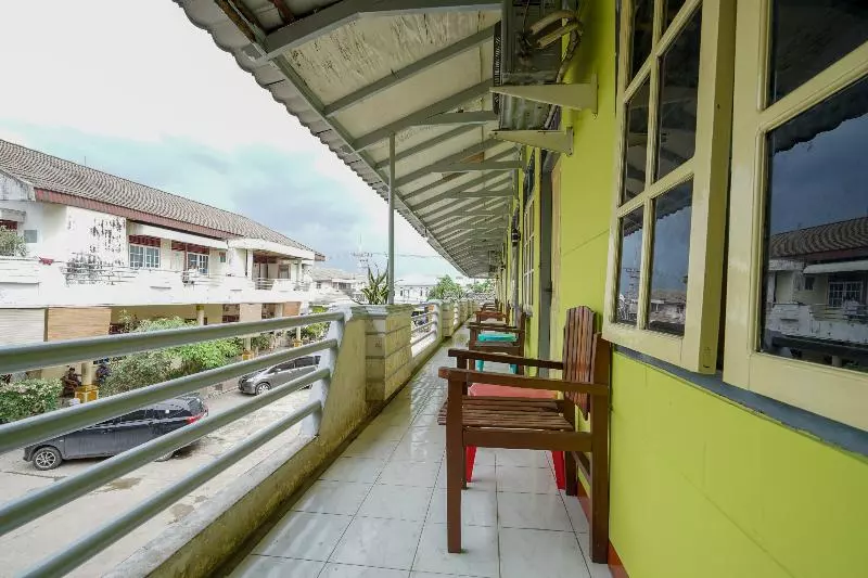 Hotel Oyo 2177 Trikora Indah Residence