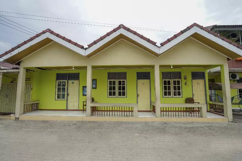 Hotel Oyo 2177 Trikora Indah Residence