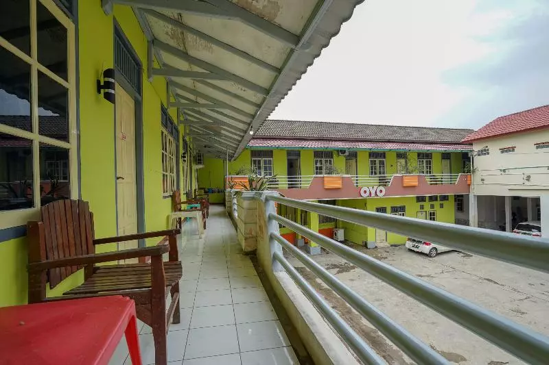 Hotel Oyo 2177 Trikora Indah Residence