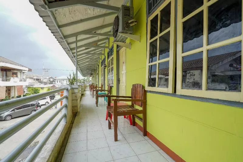 Hotel Oyo 2177 Trikora Indah Residence