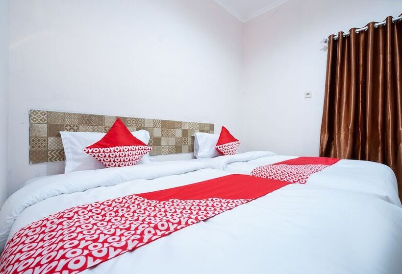 בית מלון כפרי Oyo 2285 Art Guest House Syariah