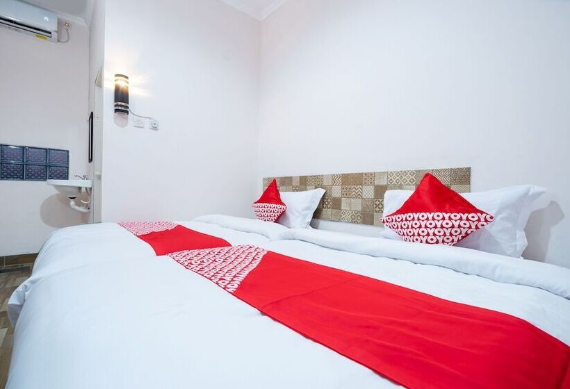 בית מלון כפרי Oyo 2285 Art Guest House Syariah