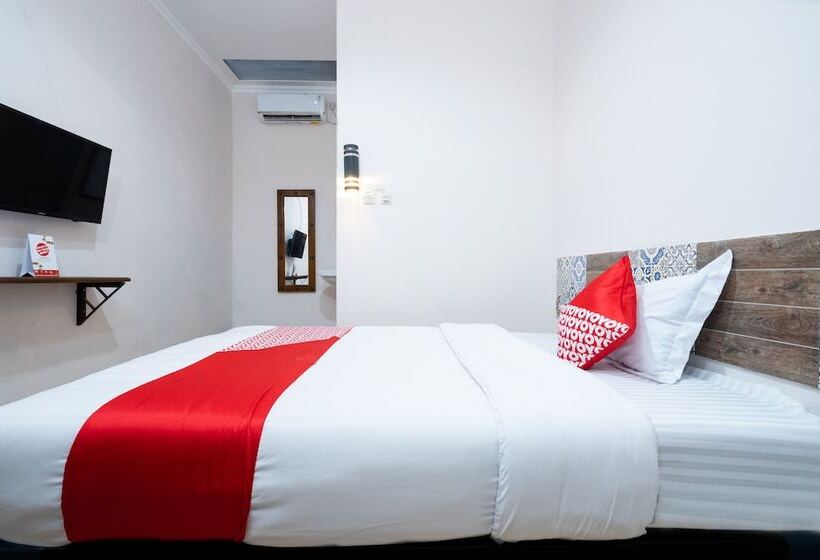 בית מלון כפרי Oyo 2285 Art Guest House Syariah