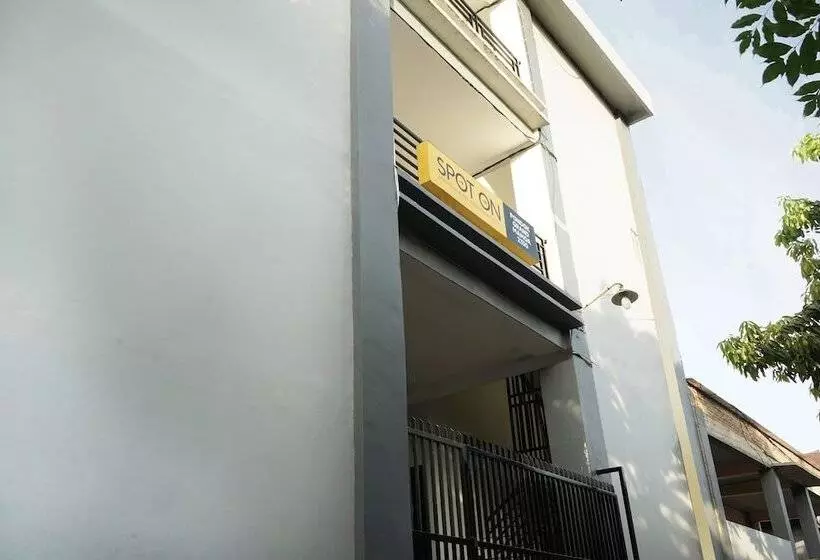 ホテル Spot On 2330 Pondok Grand Mamoa