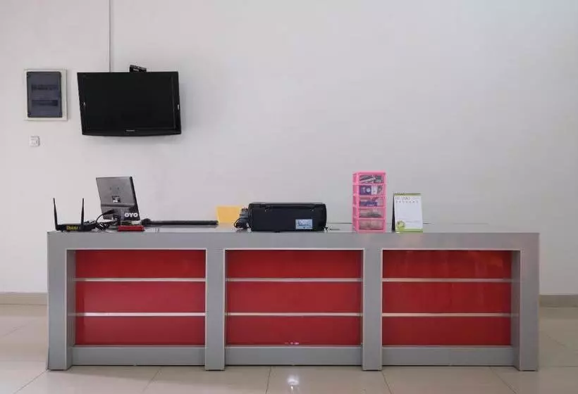 ホテル Oyo 2231 D Kost