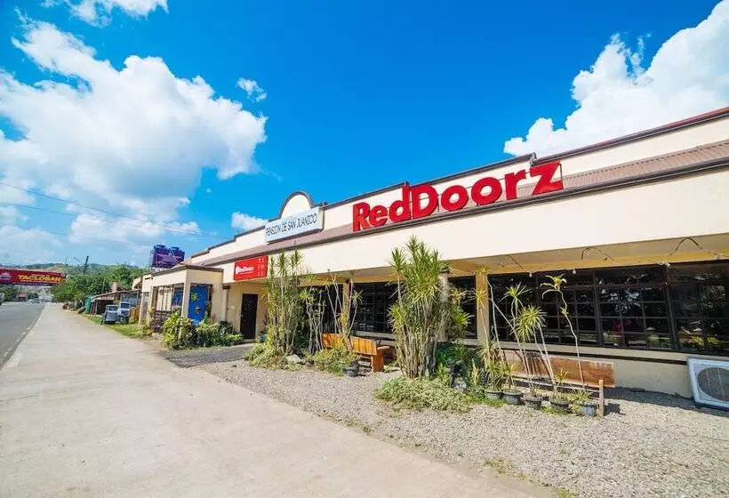 ホテル Reddoorz Near San Juanico Bridge