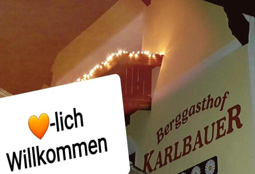ペンション Berggasthof Karlbauer