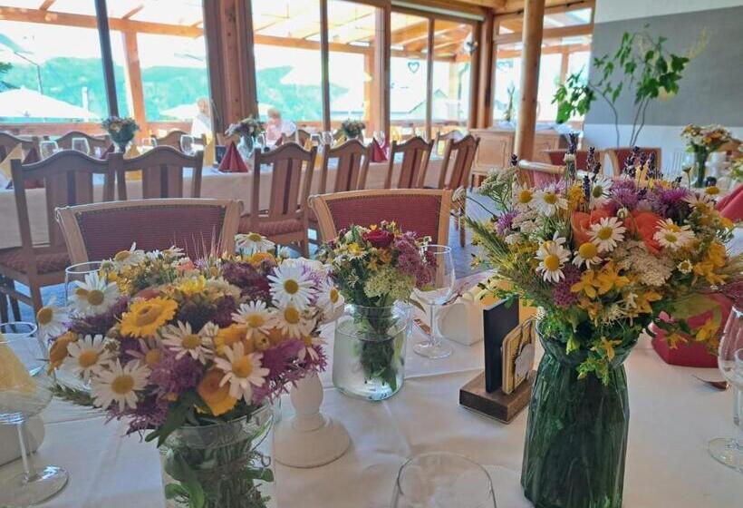 ペンション Berggasthof Karlbauer