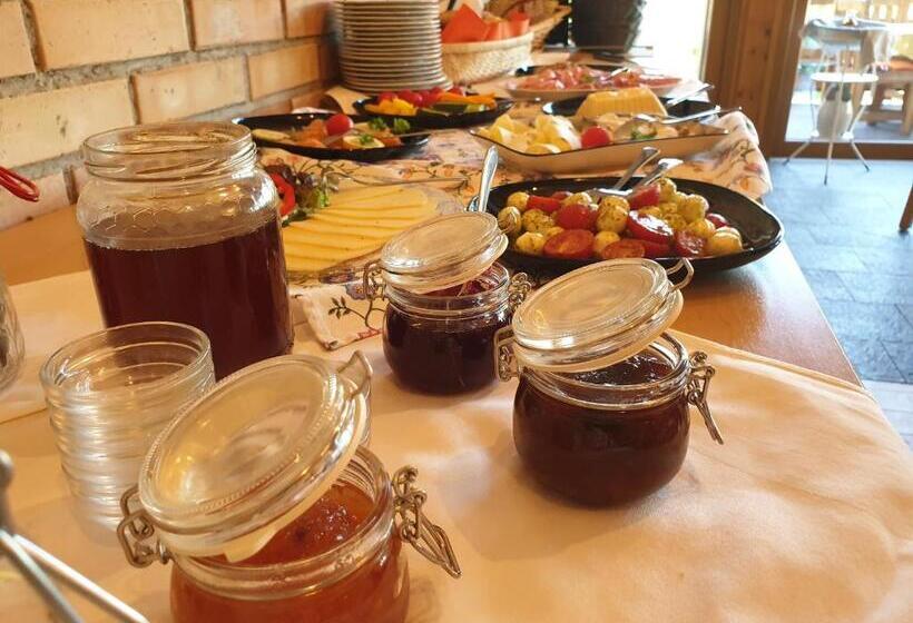 ペンション Berggasthof Karlbauer