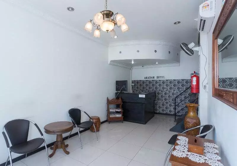 Hotelli Oyo 89621 Aradah