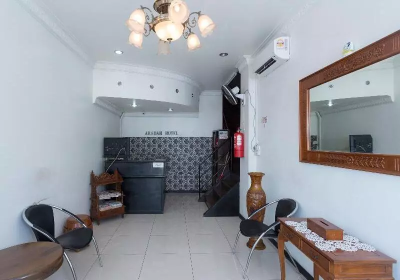 Hotelli Oyo 89621 Aradah