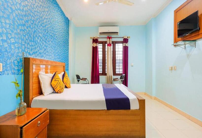 فندق Spot On Kk Lodge