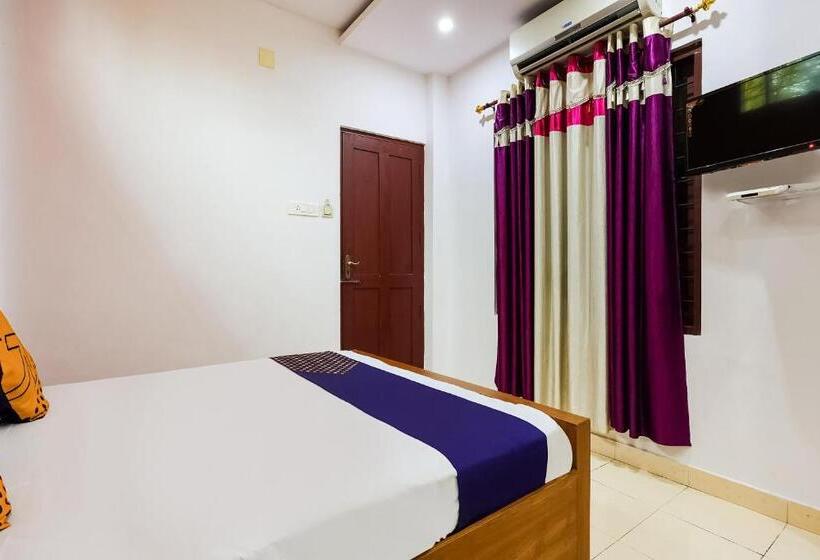 فندق Spot On Kk Lodge