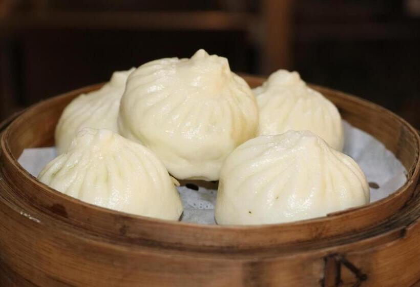 Отель Binhai Jinling International