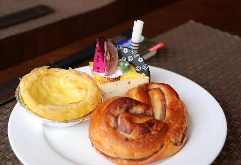 Отель Binhai Jinling International