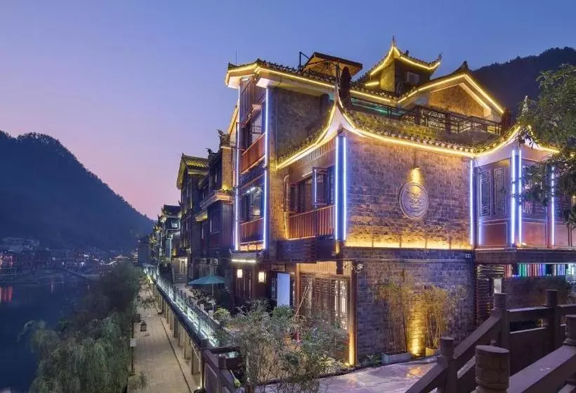 ホテル Floral  Fenghuang Feng Xue Ye Gui Ren