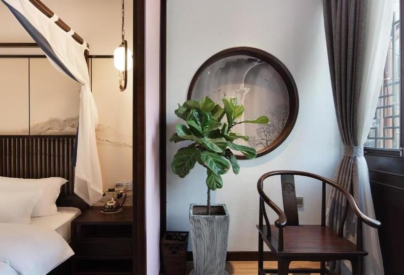 Hotel Floral  Fenghuang Feng Xue Ye Gui Ren