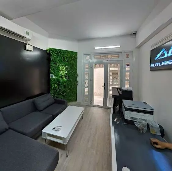 پانسیون Futuristic Inn