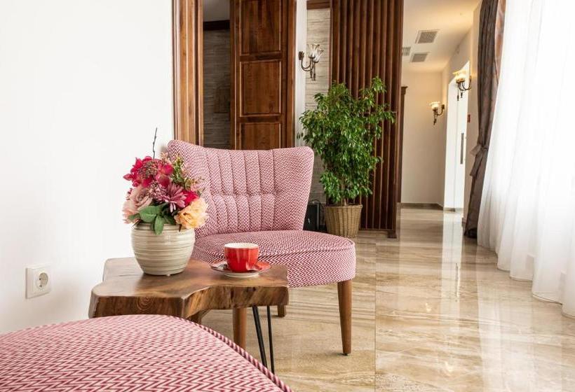 Red Confort Hotel Boutique