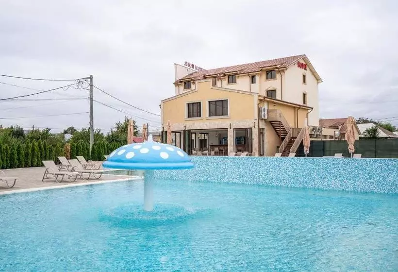 Red Confort Hotel Boutique