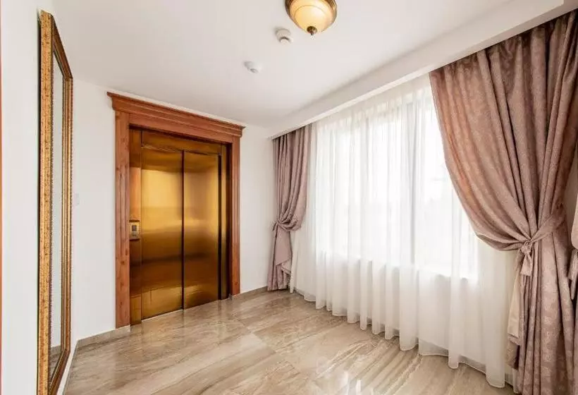 Red Confort Hotel Boutique