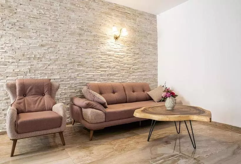 Red Confort Hotel Boutique