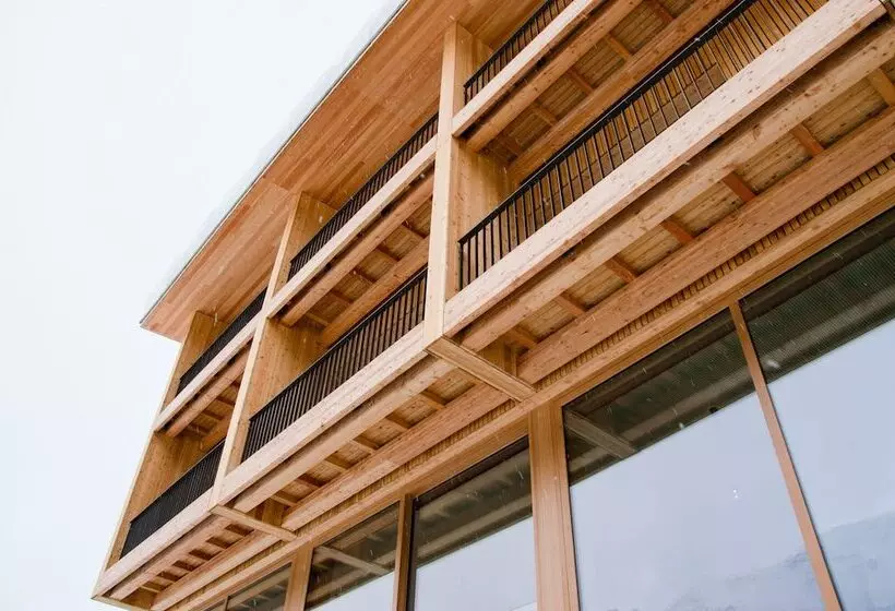 Hotelli Campra Alpine Lodge & Spa