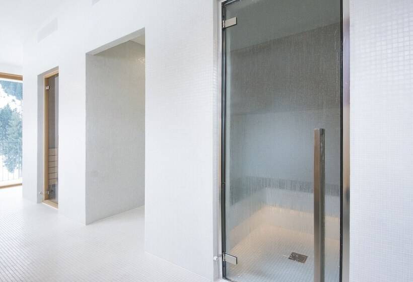 ホテル Campra Alpine Lodge & Spa