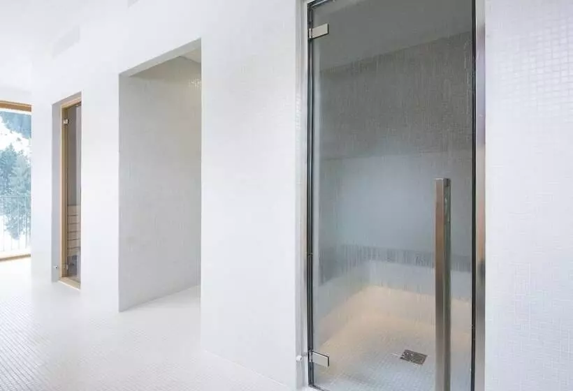 Hotelli Campra Alpine Lodge & Spa