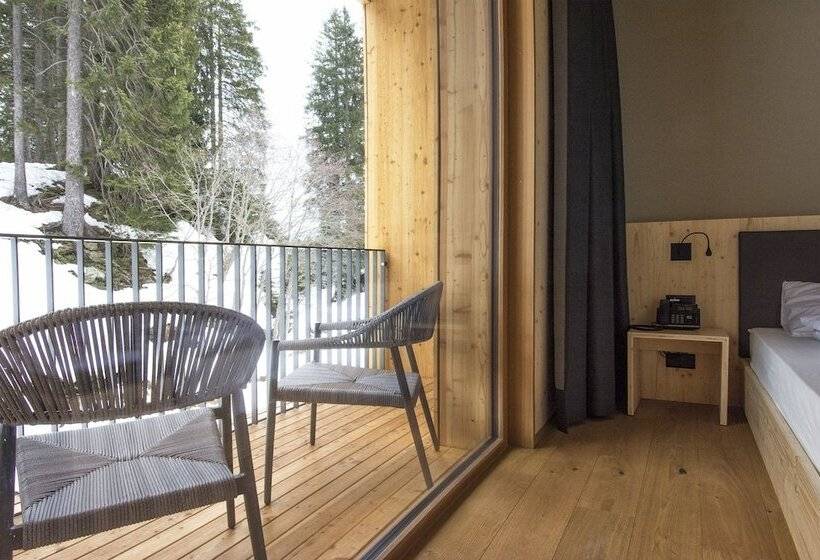 ホテル Campra Alpine Lodge & Spa