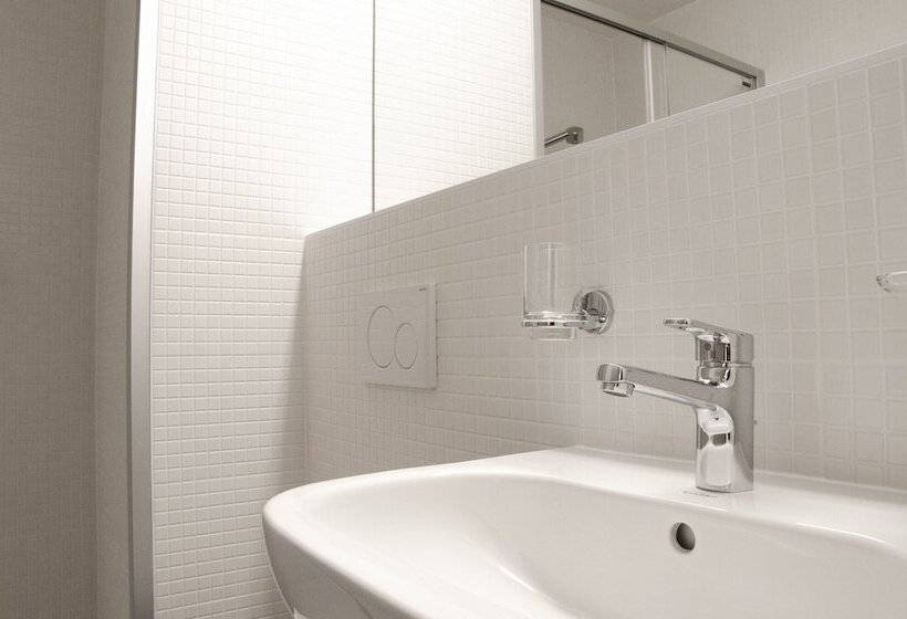 ホテル Campra Alpine Lodge & Spa