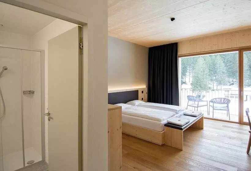 Hotelli Campra Alpine Lodge & Spa