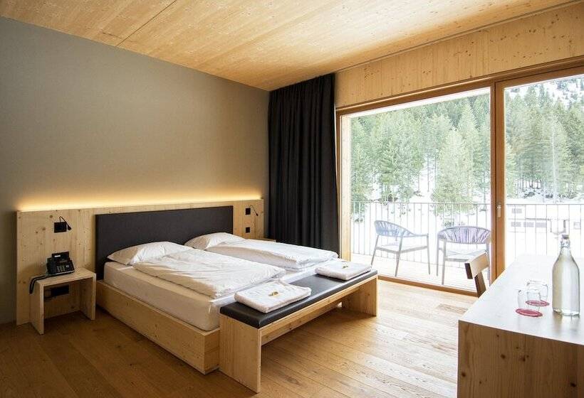 ホテル Campra Alpine Lodge & Spa