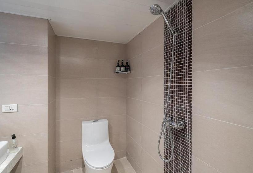 هتل Chongqing·yuzhong·xiaoshizi·