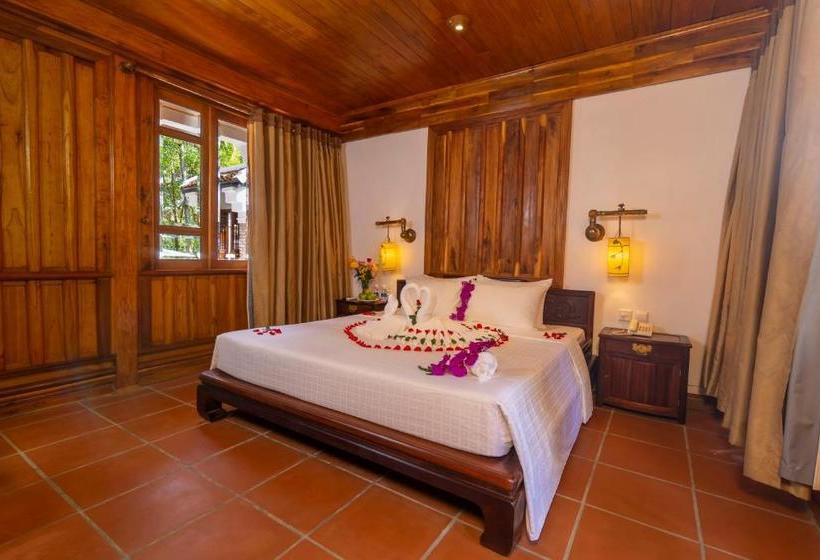 ホテル Old Town Resort Phu Quoc