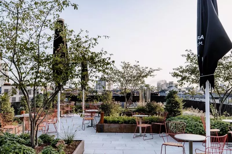 Hotelli The Flag West M